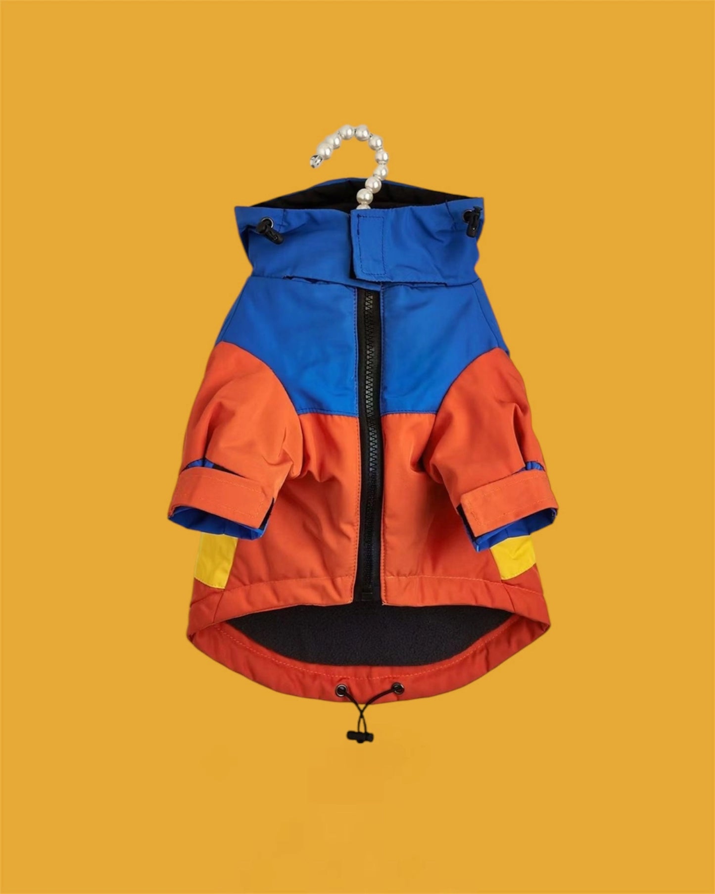 Stylish water-repellent windbreaker