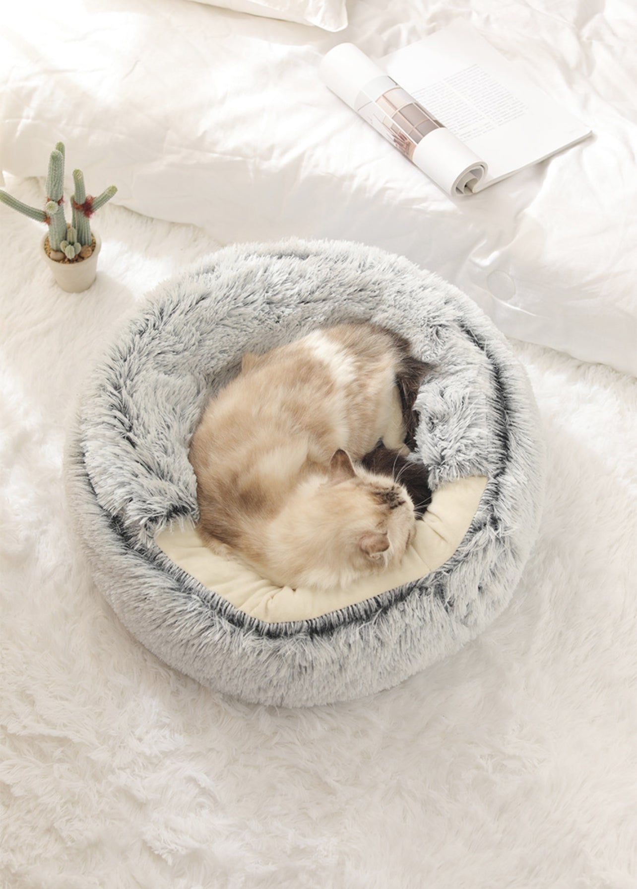 Cushion bed for dogs and cats